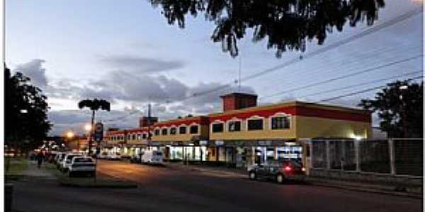 Santa Quitéria-PR-Comércio na Av. Pres.Arthur da Silva Bernardes-Foto:Reginaldo Levinski