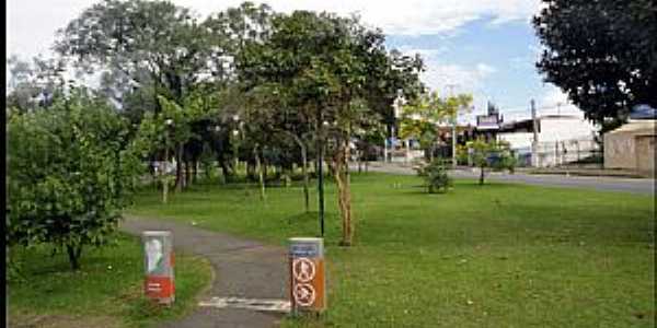 Santa Quitéria-PR-Pista de Caminhada na Av. Pres.Arthur da Silva Bernardes-FotoReginaldo Levinski