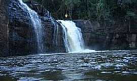 Santo Antnio do Paraso - Cachoeira por Marcelo Castro