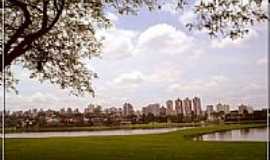 Santo Incio - Lago do Parque Barigui com a cidade ao fundo-Foto:Fbio Barros [-⓪-]