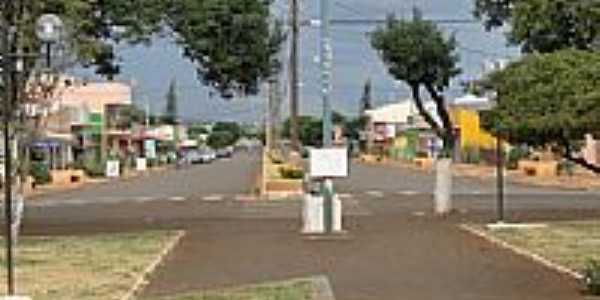 Praa e Avenida So Paulo em So Pedro do Iguau -PR-Foto:Ricardo Mercadante