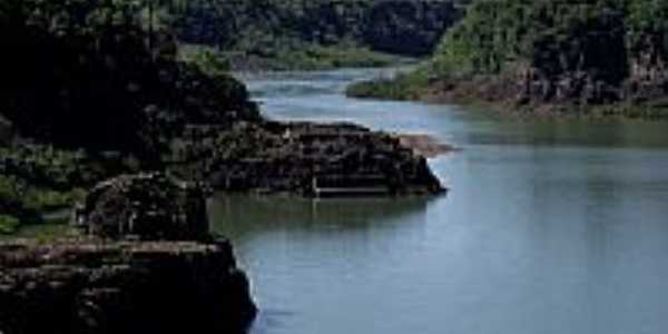 Rio Iguau em Saudade do Iguau-PR-Foto:Loivinho A.M.Frana