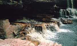 Iramaia - Iramaia-BA-Cachoeira das Andorinhas-Foto:Flor da chapada 