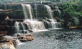 Iramaia - Iramaia-BA-Cachoeira das Andorinhas-Foto:Flor da chapada