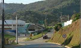 Tunas do Paran - Av. Lucidio Florncio Ribeiro, Biblioteca e ginsio ao fundo - Tunas do Paran - Foto: Fbio Barros -