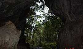 Tunas do Paran - Entrada da gruta de Campinhos