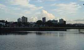 Itabuna - Ponte sobre o Rio Cachoeira e ao fundo a cidade de Itabuna-Foto:Miraflores 10