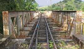 Aperib - Ponte frrea sobre o Rio Pomba-Foto:kenio vieira rezende 