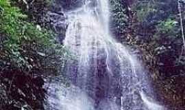 Cachoeiras de Macacu - Cachoeira do Rio Macacu em Cachoeiras de Macacu-Foto:sosriosdobrasil.