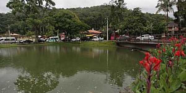 Lumiar-RJ-Lago no centro da cidade-Foto:novafriburgo.rj.gov.br 