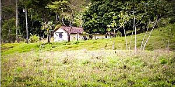 Imagens do distrito de Morangaba, municpio de Campos de Goytacazes/RJ