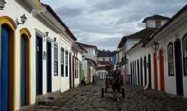 Paraty - Paraty-RJ-Casario e charrete-Foto:aviasales.ru