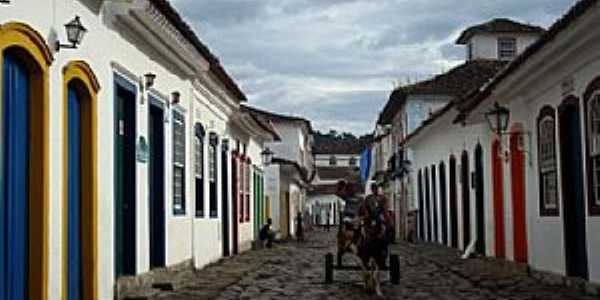 Paraty-RJ-Casario e charrete-Foto:aviasales.ru