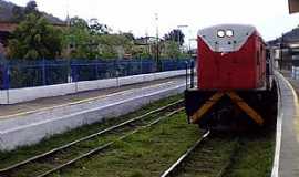 Piabet - Piabet-RJ-Locomotiva na estao-Foto:Leonardo S. Oliveira