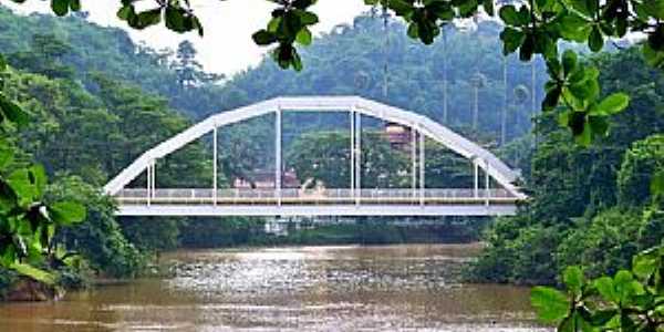 Ponte metlica sobre o rio Pira - por Jorge A. Ferreira Jr. 