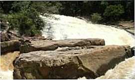 Porto Velho do Cunha - Cachoeira do rio Ang, Por Marilene Assis