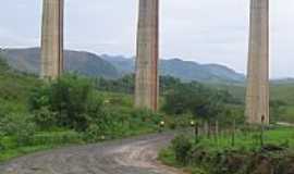 Quatis - Viaduto Ferrovirio-Foto:Joo B. C. Reis