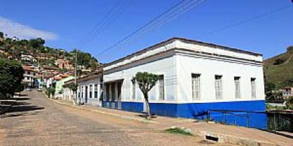 Santa Isabel do Rio Preto-RJ-Rua da cidade-Foto:Halley Pacheco de Oliveira 