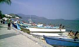 Vila Muriqui - Barcos e praia