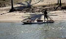 Maxaranguape - Pescador no Rio da Barra de Maxaranguape-RN-Foto:Mrio Mrcius