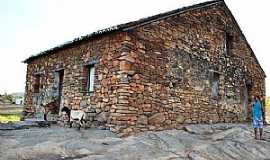 Patu - CASA DE PEDRA CONSTRUIDA PELOS ESCRAVOS
STIO ESCONDIDO - PATU - Foto olharcriticopatu