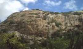 Serra Caiada - Essa pedra possui formao Cristalina com 285m de altura, 10 km de profundidade e 3000 km., Por Yure Santiago