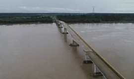 Abun - Ponte sobre o rio Madeira, em Abun, est com estrutura pronta.  Foto: Reproduo/Rede Amaznica 