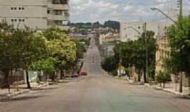 Camaqu - Av. Olavo Moraes, vista da igreja, por Theobaldo