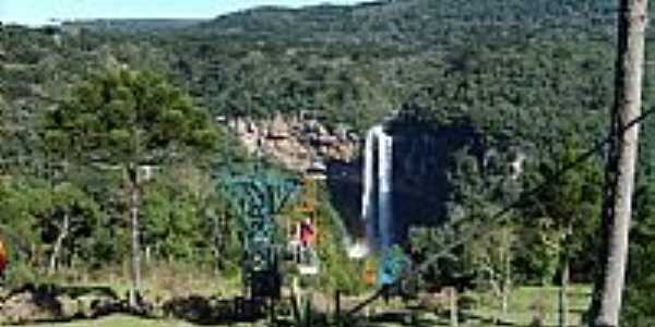 Canela-RS-Telefrico e ao fundo Cachoeira do Caracol-Foto:PatrickMaboni