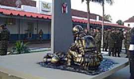 Cruz Alta - Monumento aos mortos da 2Guerra Mundial-Artemio Bueno Rosa Jr