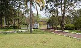 Cruz Alta - Entrada do Clube de Tiro,Caa e Pesca-Emilio Hoffmann
