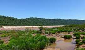 Derrubadas - Derrubadas-RS-Vista da extenso do Salto do Yacum no Rio Uruguai-Foto:Ubirajara Buddin Cruz