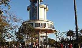 Dom Pedrito - Caixa Dgua na praa central em forma de torre de submarino-Foto:Joel Dimas 