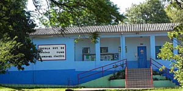 Escola Estadual de Ensino Fundamental Coronel Finzito 
Erval Seco / RS - Fotos por Sandra Ziech