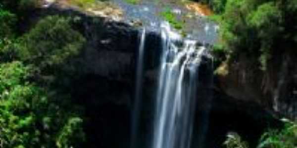 Cascata Salto Ventoso. Um dos cenrios do filme o Quatrilho, Por Francielli Maffei