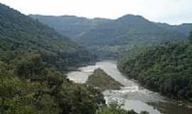 Flores da Cunha - Rio das Antas visto da ponte em Flores da Cunha-Foto:cicero r maciel