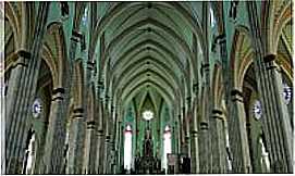 Garibaldi - Interior da Igreja Matriz de So Pedro em Garibaldi-RS-Foto:Roberta Soriano