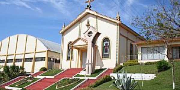 Igreja Matriz de Liberato Salzano -  por rscariot 