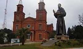 Machadinho - Igreja Matriz de N.Sra.do Rosrio e Monumento de Frei Tefilo em Machadinho-Foto:Levi Vladimir Both