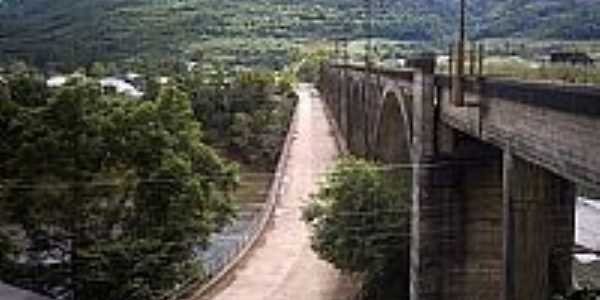 Muum-RS-Ponte e Viaduto-Ferrovia do Trigo-Foto:Ubirajara Buddin Cruz