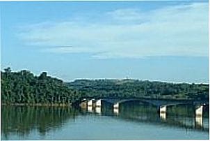 Ponte sobre o rio Uruguai, que liga Nonoai/RS a Chapec�/SC