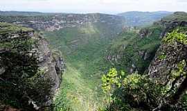 Lenis - Lenis-BA-Vale da Cachoeira da Fumaa-Foto:jfrezende