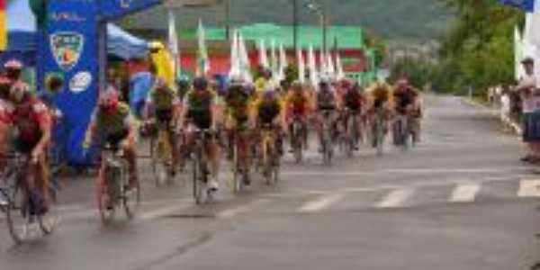 Etapa do campeonato Gaucho de ciclismo Nova Hartz/RS, Por Saulo de Souza