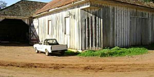 Galpo da Famlia Verssimo da Fonseca  em Pinheiro Marcado.