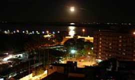 Porto Alegre - Lua sbre o Rio Guaba-Foto:Reverendo_POA 