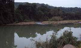 Rio Pardinho - Rio Pardinho-RS-Rio Pardinho margeando a estrada-Foto:Marcos Hoffmann