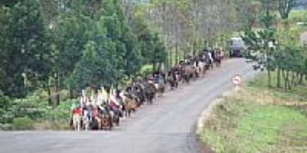 3 Cavalgada dos Mrtires em sua passagem por Taquaruu do Sul foto Luiz C Santos