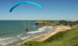 Torres - Paraglider no Morro do Farol, Por Germano Schr