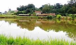 Travesseiro - Travesseiro-RS-Lago em propriedade rural-Foto:Verner Gregory