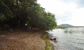 Trs Cachoeiras - Trs Cachoeiras-RS-Orla da prainha na Lagoa Itapeva-Foto:Lisiane Acosta Ramos 